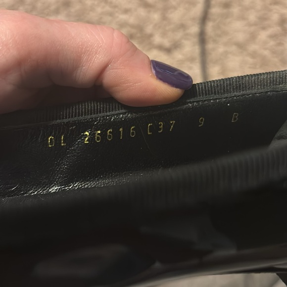 SALVATORE FERRAGAMO kitten heels sz 9! - Picture 8 of 8